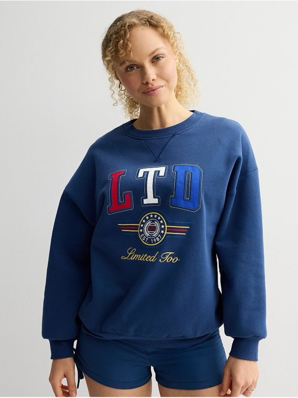 Limited Too Navy LTD Appliqué Crewneck Sweatshirt cozy color block design
